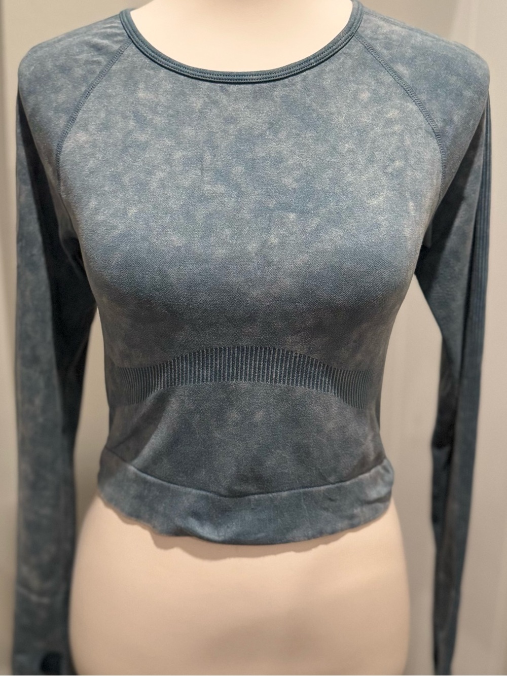 Victoria’s Secret PINK Seamless Crop Long Sleeve Top | Size Medium